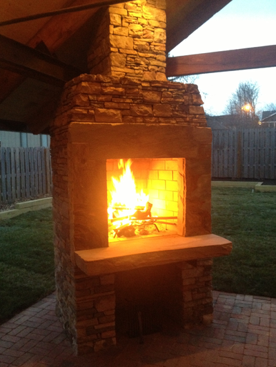 Asheville, NC
Installation Jim Erskine and collaboration with contractor on stone work  
Outdoor fireplace kit: FB Calore 2G90 